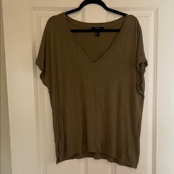 Forever 21 Tops - Forever 21 V-Neck Short Sleeve Tee